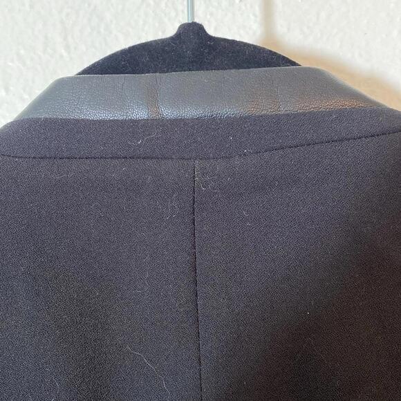 Elegant Black Blazer - Versatile Stylish Jacket - Picture 4 of 4